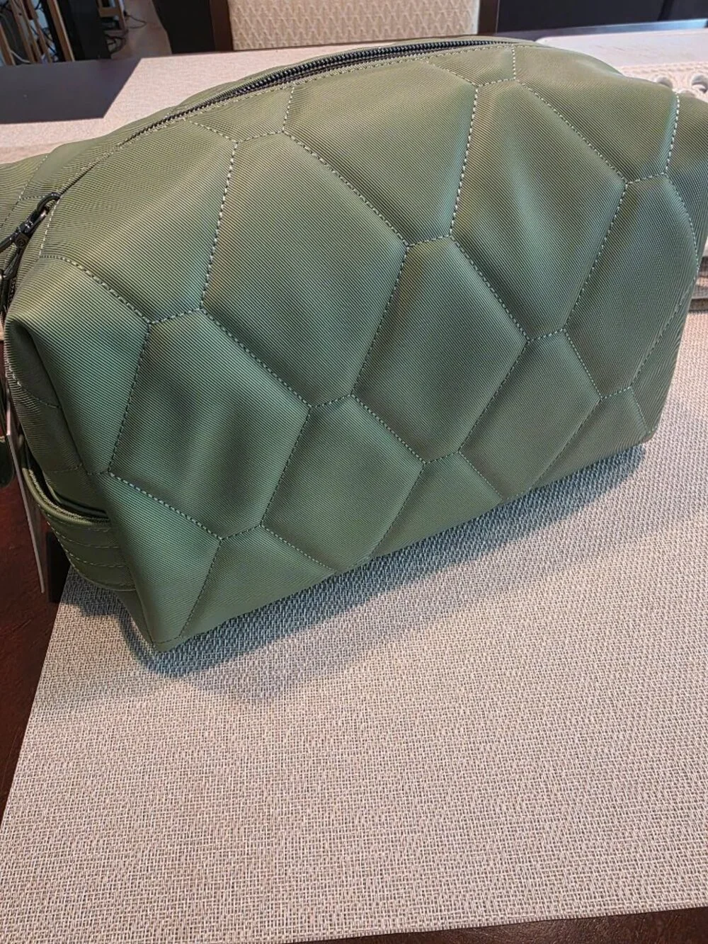 NWT- LUG- BUMPER Satin Luxe VL- SAGE